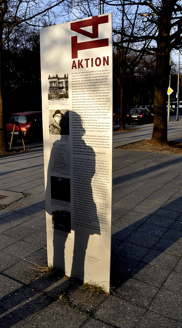 Informatiebord bij Tiergartenstrasse 4. Foto: Roberto Maldeno